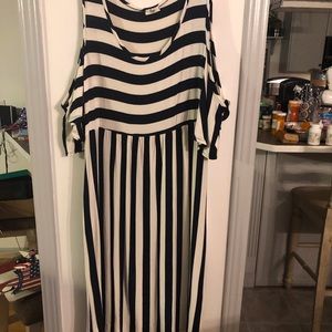 Navy white knee length cold shoulder knit dress